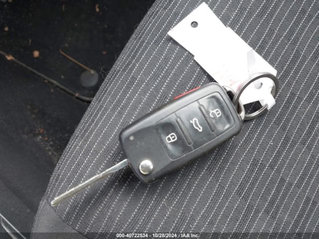 WVGBV7AX8FW504375 Volkswagen TIGUAN S