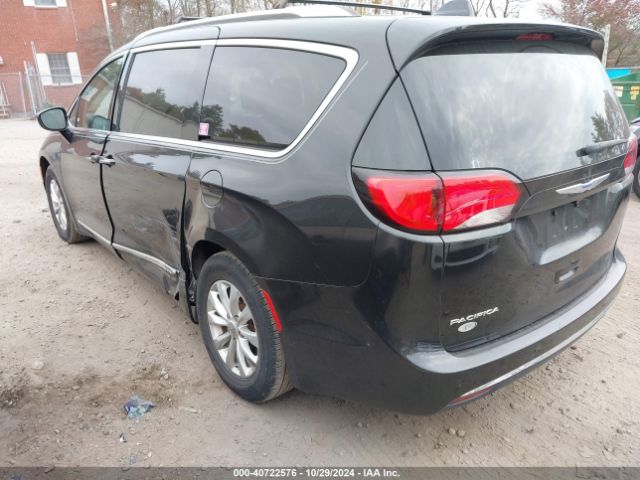 2018 CHRYSLER PACIFICA 2C4RC1BG7JR294485 Photo 2