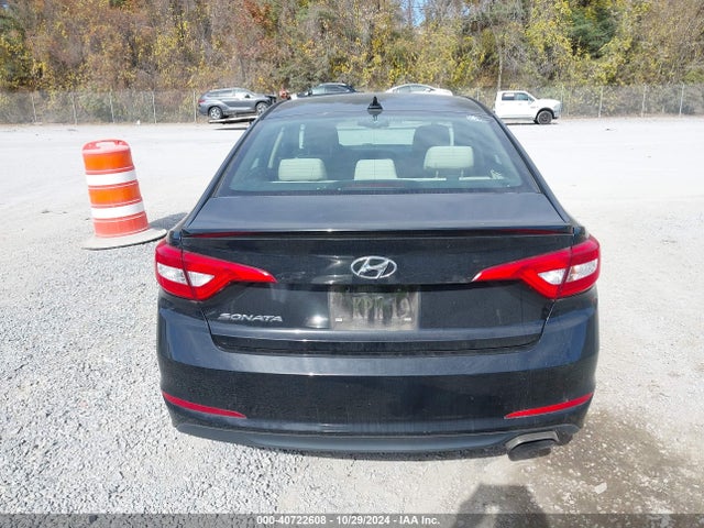 Hyundai SONATA SE 2015 5NPE24AF7FH002608 Image 17