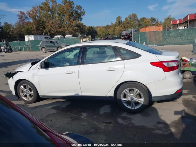 Ford FOCUS SE 2014 1FADP3F24EL388028 Image 14