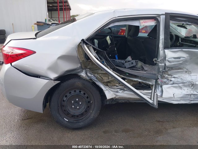 Toyota COROLLA LE 2018 5YFBURHEXJP808042 Image 18