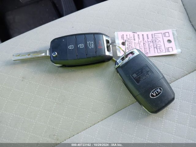 5XYPG4A5XJG354230 KIA Sorento 3.3l Lx