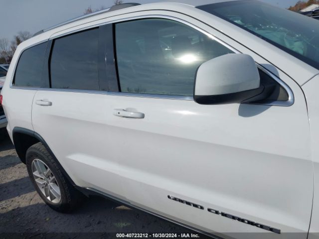 1C4RJFAG0JC220998 Jeep Grand Cherokee Laredo E 4x4