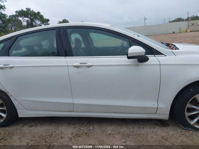 3FA6P0HD1HR309457 Ford FUSION SE
