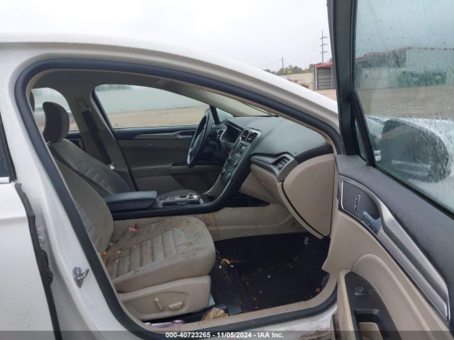 3FA6P0HD1HR309457 Ford FUSION SE