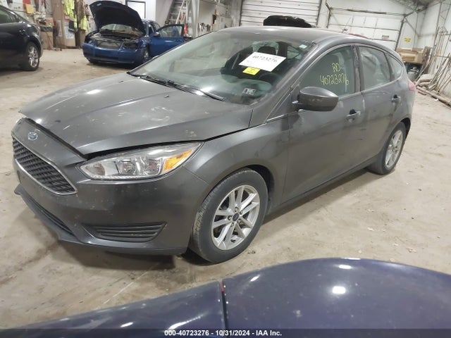 Ford FOCUS SE 2018 1FADP3K20JL320650 Image 2