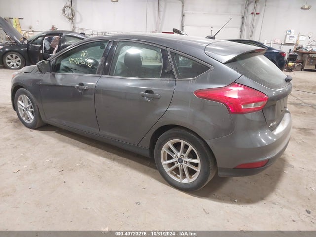 Ford FOCUS SE 2018 1FADP3K20JL320650 Image 3