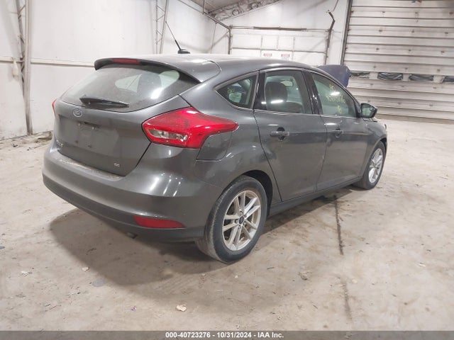 Ford FOCUS SE 2018 1FADP3K20JL320650 Image 4