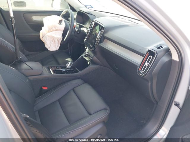 YV4L12UE8R2217967 Volvo Xc40 B5 Plus Bright Theme