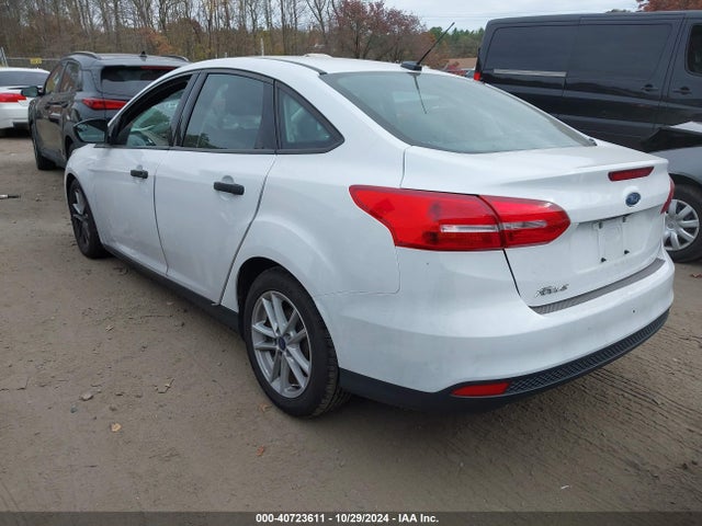 Ford FOCUS S 2016 1FADP3E28GL287465 Image 3