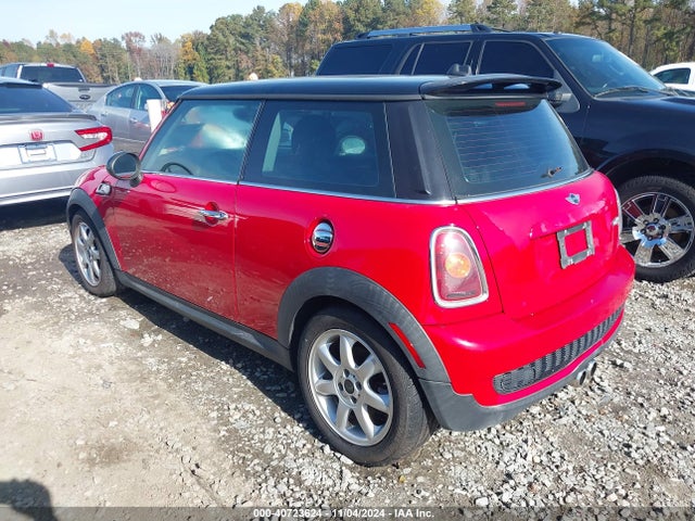 2008 MINI COOPER S WMWMF73568TV34918 Photo 2