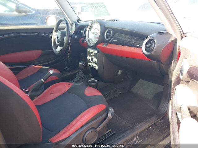 2008 MINI COOPER S WMWMF73568TV34918 Photo 4