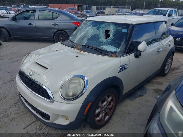 2011 MINI COOPER S WMWSV3C57BTY22294 Photo 1