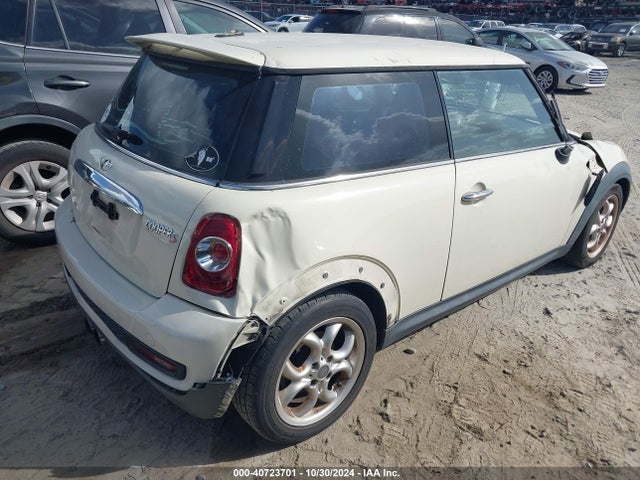 2011 MINI COOPER S WMWSV3C57BTY22294 Photo 3