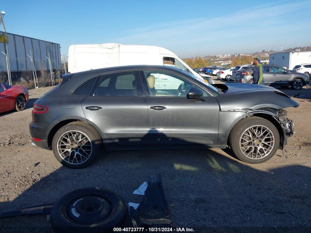Porsche Macan Sport Edition 2018 WP1AA2A59JLB15380 Image 13