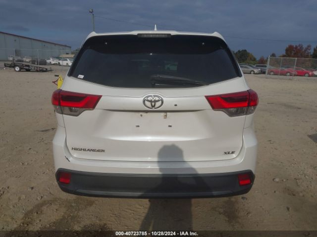5TDKZRFH4JS542930 Toyota Highlander Xle