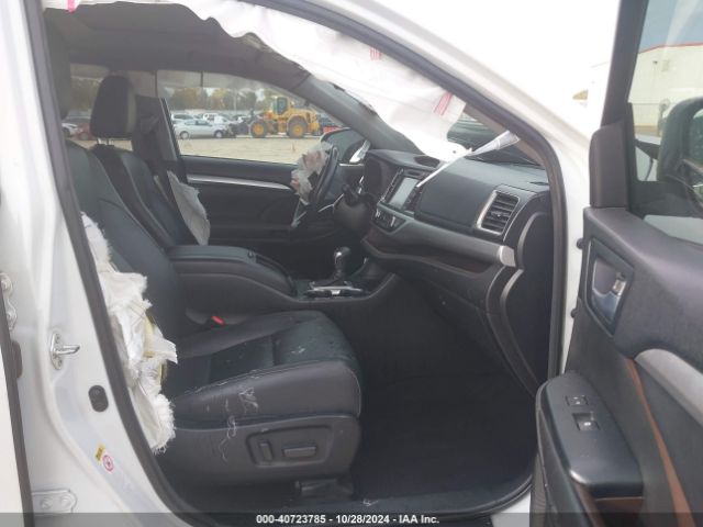 5TDKZRFH4JS542930 Toyota Highlander Xle