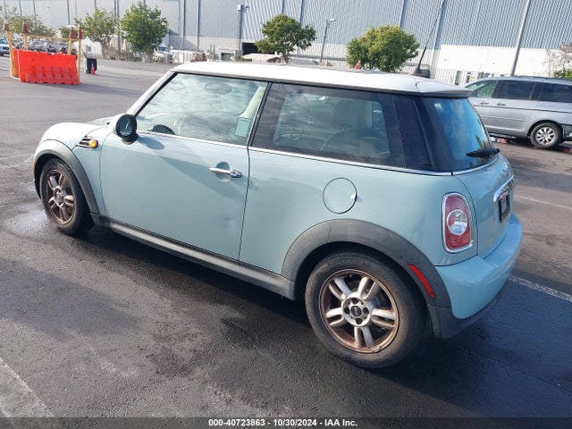 2013 MINI HARDTOP WMWSU3C58DT546472 Photo 2