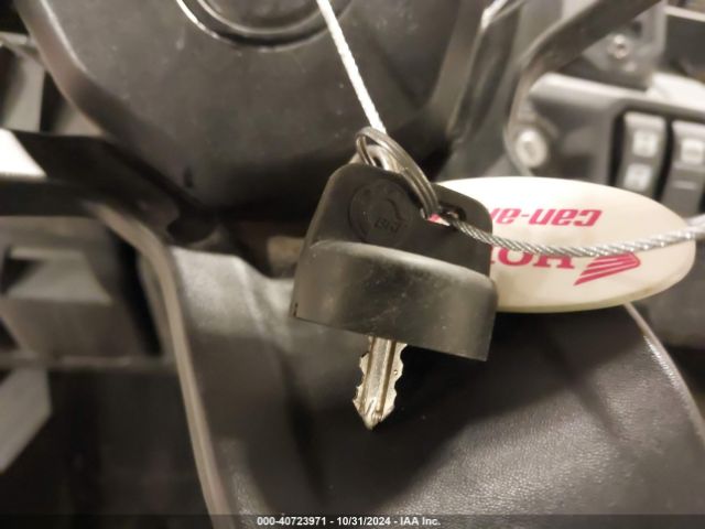 2020 CAN-AM DEFENDER 3JBUKAX49LK002825 Photo 10