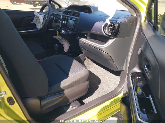 Toyota Prius C Two 2016 JTDKDTB37G1128083 Image 5