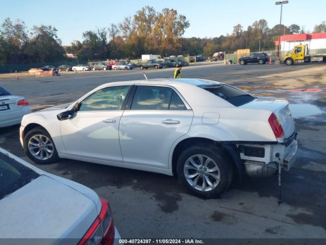 2C3CCAAG6FH868017 Chrysler 300 Limited
