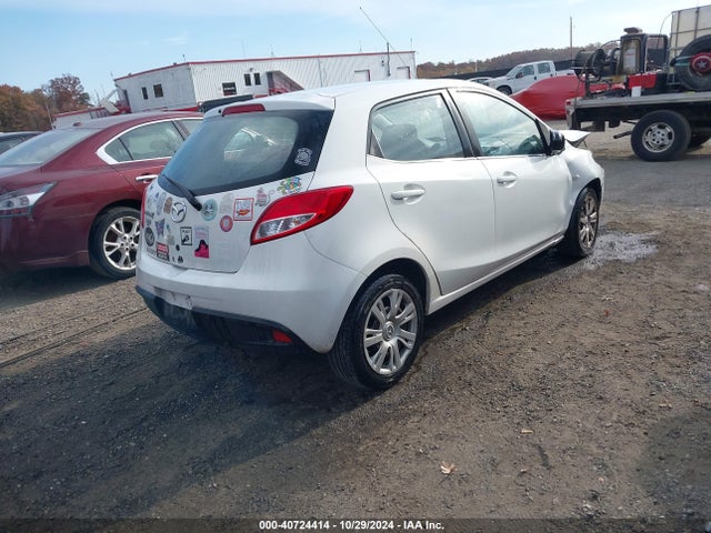 Mazda Mazda2 Sport 2014 JM1DE1KZXE0178400 Image 4