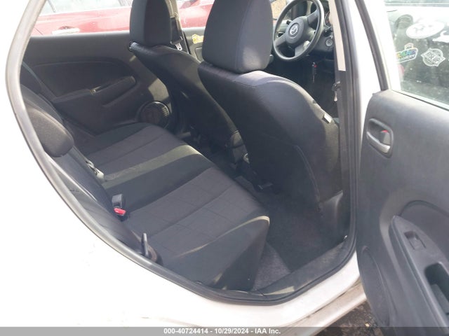 Mazda Mazda2 Sport 2014 JM1DE1KZXE0178400 Image 8