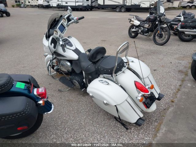 2017 INDIAN MOTORCYCLE CO. CHIEFTAIN 56KTCAAA0H3345700 Photo 2