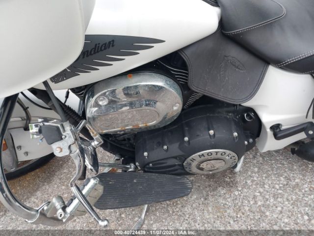 2017 INDIAN MOTORCYCLE CO. CHIEFTAIN 56KTCAAA0H3345700 Photo 8