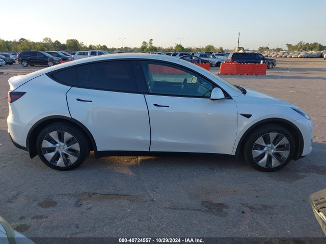 Tesla Model Y 2023 7SAYGAEE3PF594350 Image 13