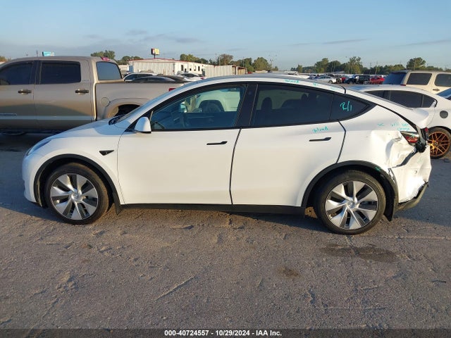 Tesla Model Y 2023 7SAYGAEE3PF594350 Image 14