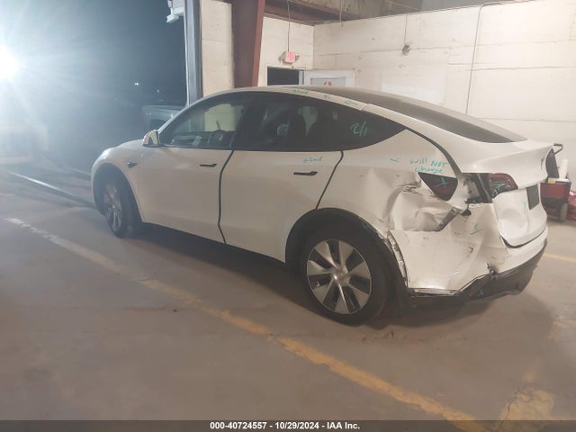2023 TESLA MODEL Y 7SAYGAEE3PF594350 Photo 2