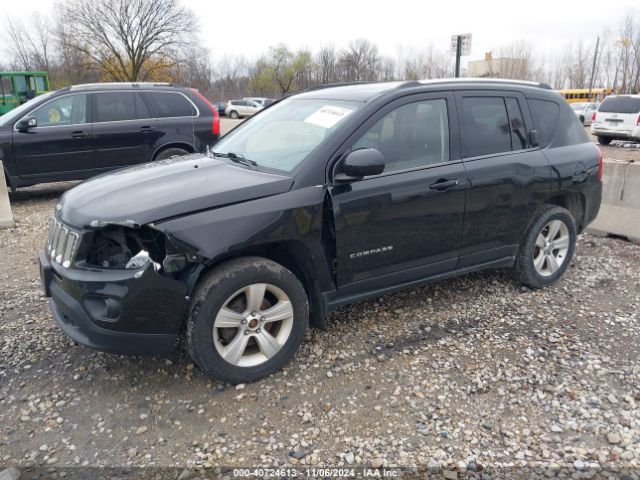 1C4NJCEB1ED699864 Jeep Compass Latitude