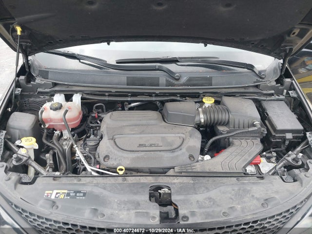 2C4RC1CG4NR226584 Chrysler Voyager Lx