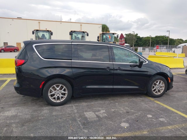 Chrysler Voyager Lx 2022 2C4RC1CG4NR226584 Image 13