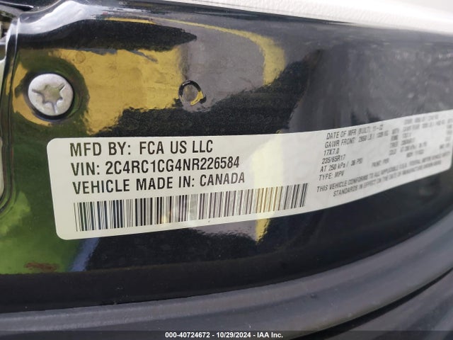 2C4RC1CG4NR226584 Chrysler Voyager Lx