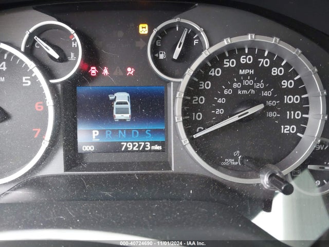 5TFUW5F15EX327506 Toyota Tundra Sr5 5.7l V8