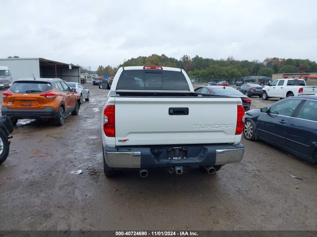 5TFUW5F15EX327506 Toyota Tundra Sr5 5.7l V8