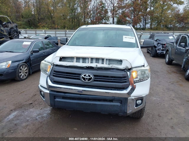 5TFUW5F15EX327506 Toyota Tundra Sr5 5.7l V8