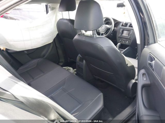 3VWDB7AJ9JM211933 Volkswagen Jetta 1.4t Se/1.4t Wolfsburg Edition