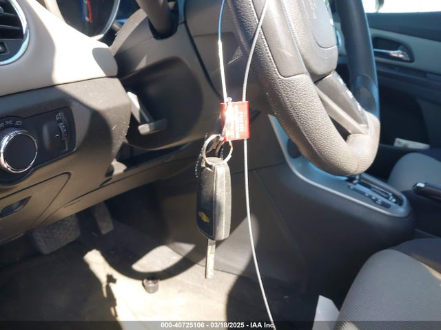 1G1PA5SG2E7329311 Chevrolet Cruze Ls Auto