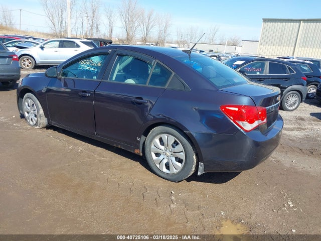 1G1PA5SG2E7329311 Chevrolet Cruze Ls Auto