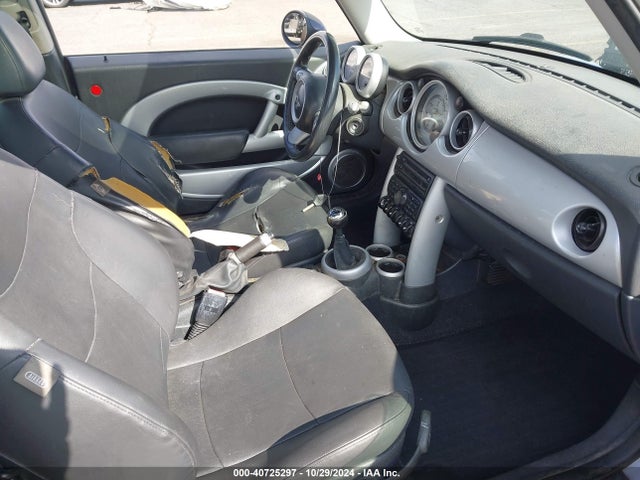 2005 MINI COOPER WMWRC33475TC57659 Photo 4