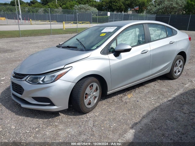 Chevrolet Cruze Ls Auto 2018 1G1BC5SM2J7127847 Image 2