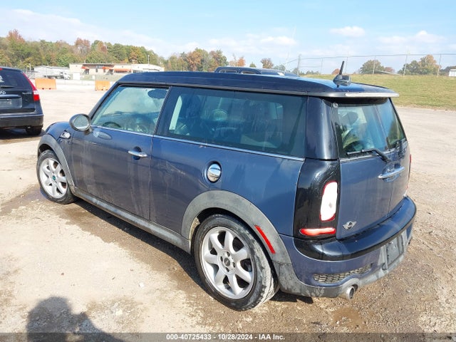 2009 MINI COOPER S CLUBMAN WMWMM33569TP74034 Photo 2