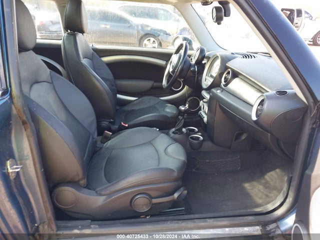 2009 MINI COOPER S CLUBMAN WMWMM33569TP74034 Photo 4