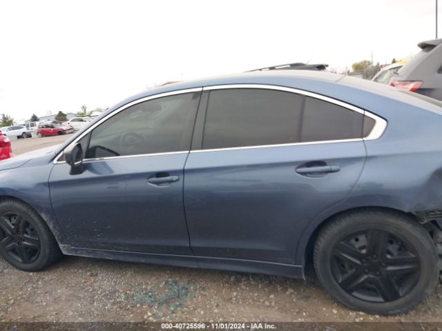 4S3BNAA65J3045874 Subaru Legacy 2.5i
