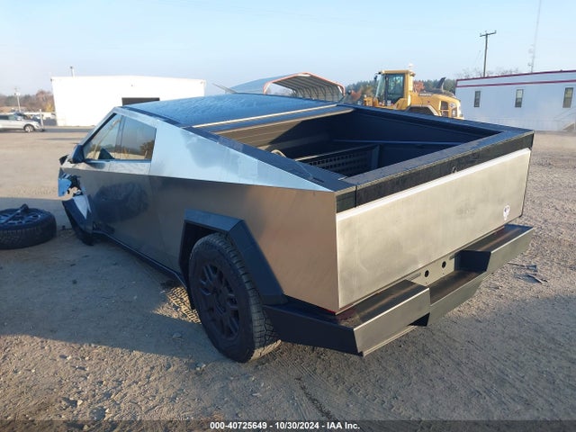 2024 TESLA CYBERTRUCK 7G2CEHEDXRA006647 Photo 2