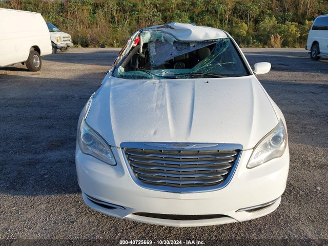 Chrysler 200 LX 2014 1C3CCBAB6EN208799 Image 12