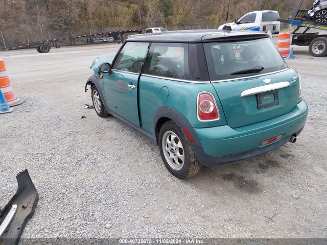 2012 MINI COOPER WMWSU3C56CT257136 Photo 2
